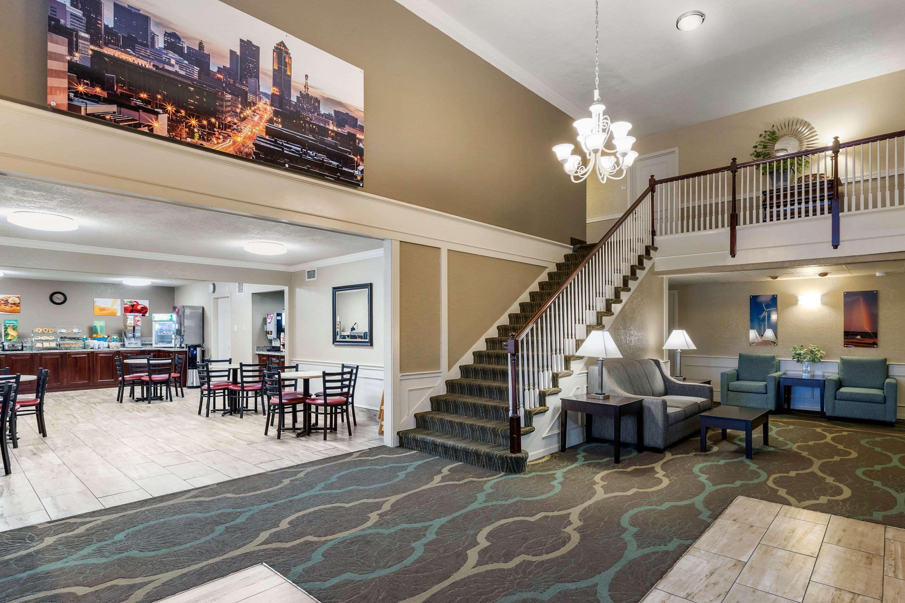 Quality Inn & Suites Des Moines - Merle Hay Road Urbandale Экстерьер фото