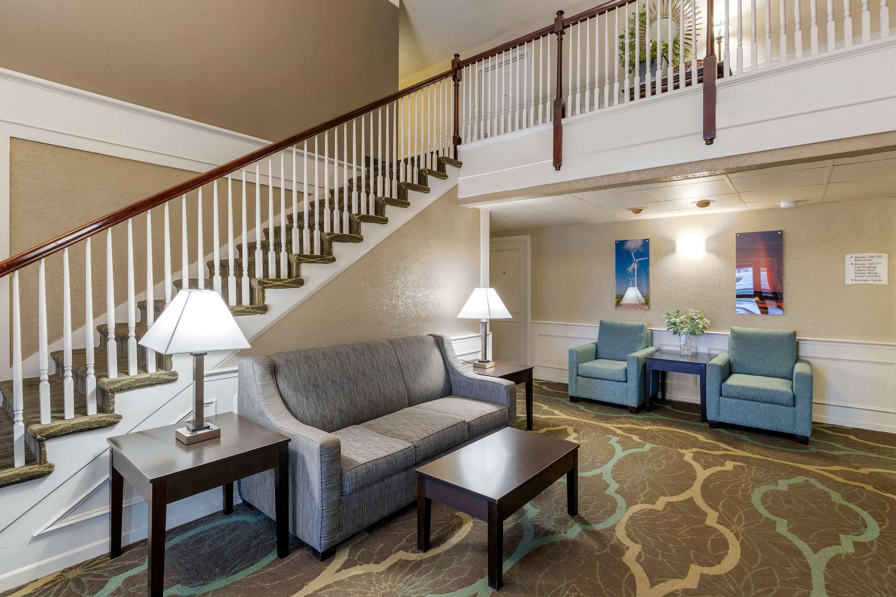 Quality Inn & Suites Des Moines - Merle Hay Road Urbandale Экстерьер фото