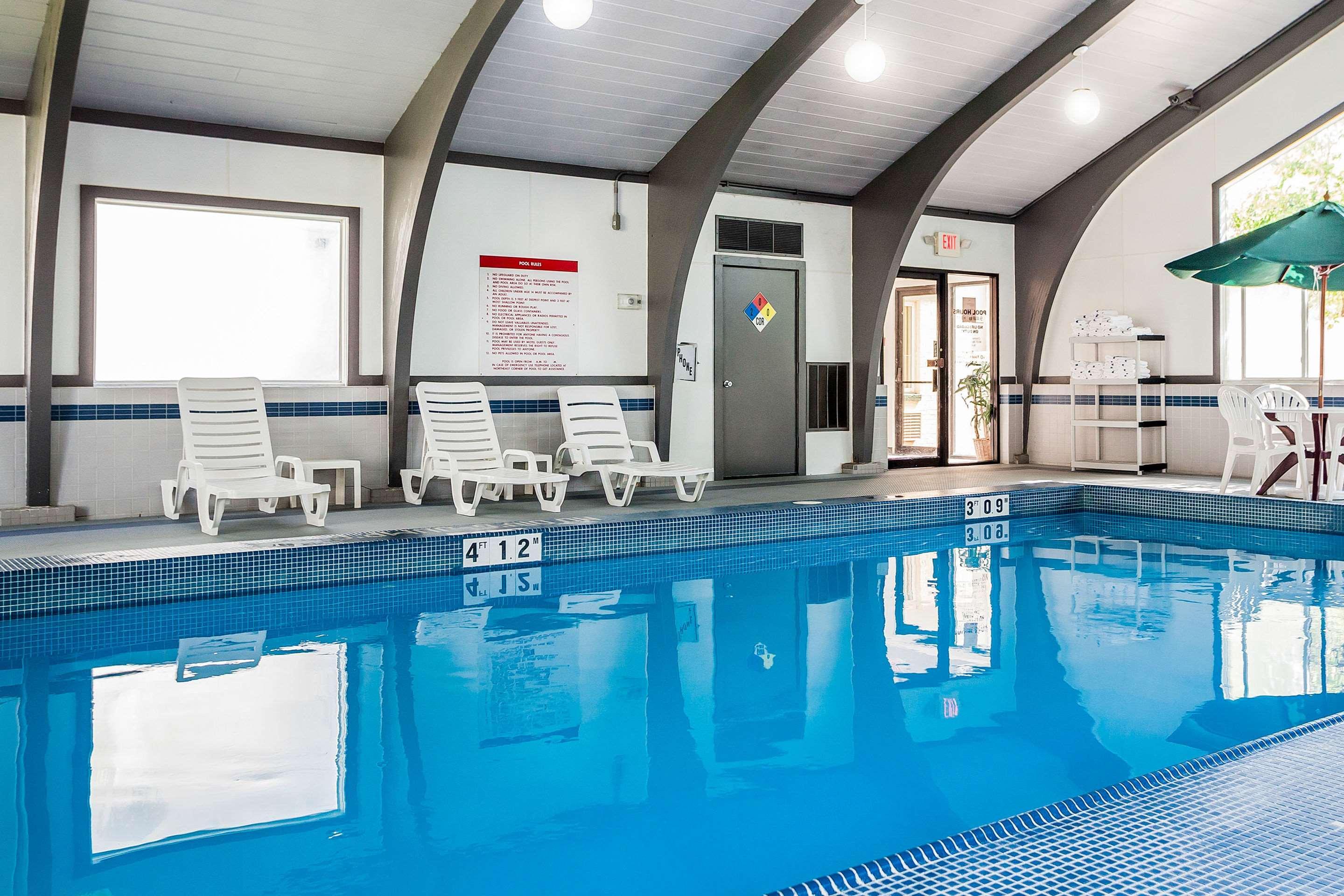 Quality Inn & Suites Des Moines - Merle Hay Road Urbandale Экстерьер фото