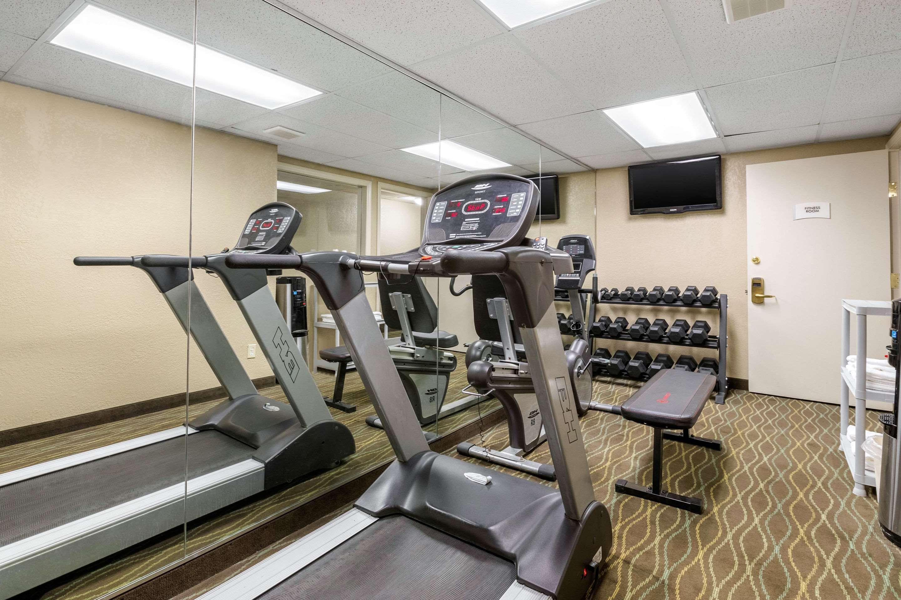 Quality Inn & Suites Des Moines - Merle Hay Road Urbandale Экстерьер фото