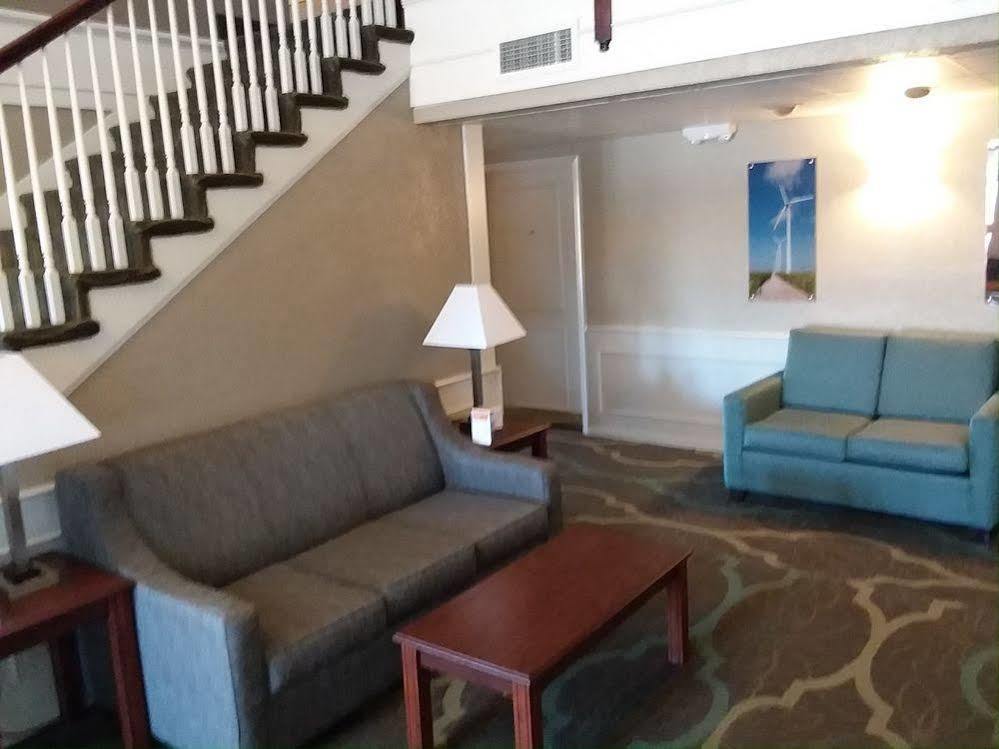Quality Inn & Suites Des Moines - Merle Hay Road Urbandale Экстерьер фото